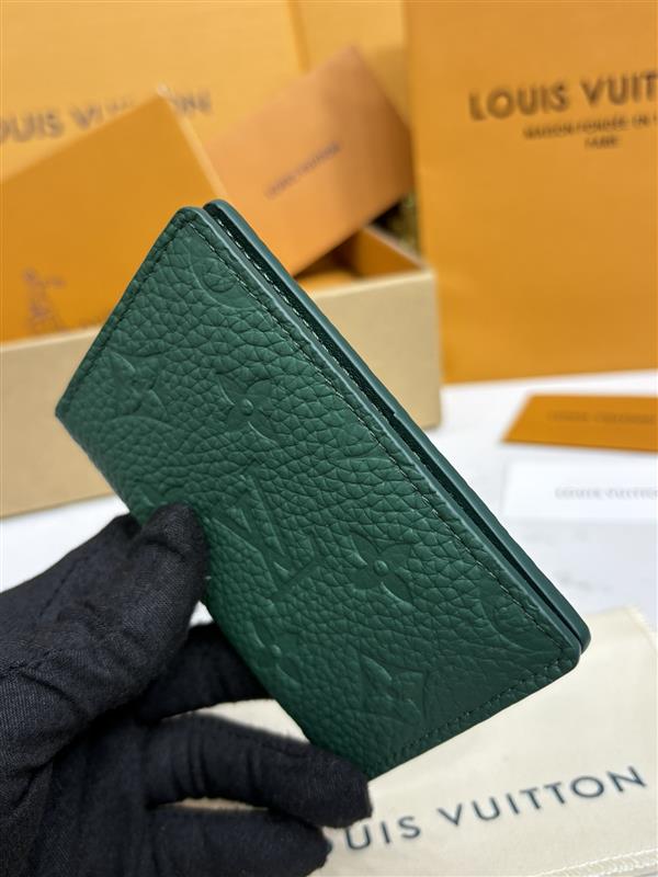 2026122105456806 690